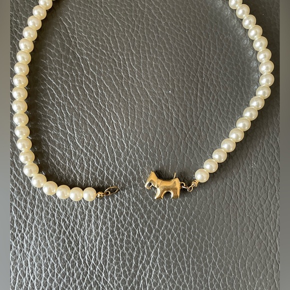 Elegant Pearl Necklace with Gold Accent - Picture 12 of 13
